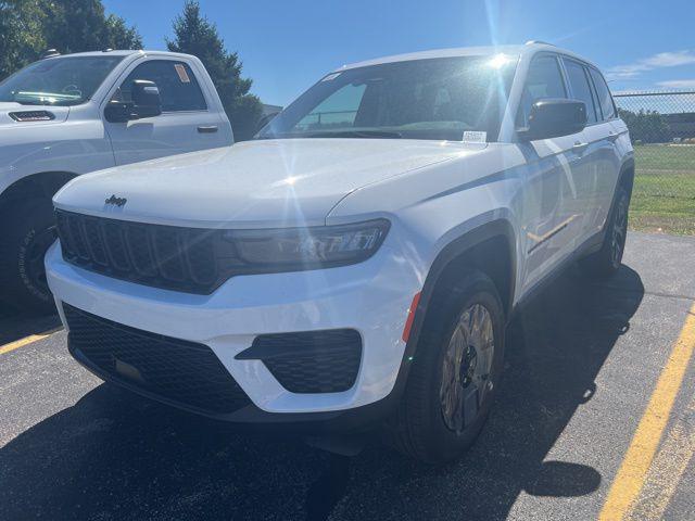 2025 Jeep Grand Cherokee GRAND CHEROKEE ALTITUDE 4X4