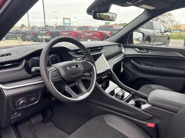 2025 Jeep Grand Cherokee Altitude X 4x4