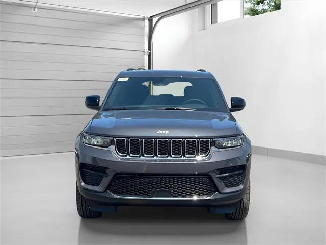2025 Jeep Grand Cherokee GRAND CHEROKEE LAREDO X 4X4 2025 Jeep Grand Cherokee GRAND CHEROKEE LAREDO X 4X4