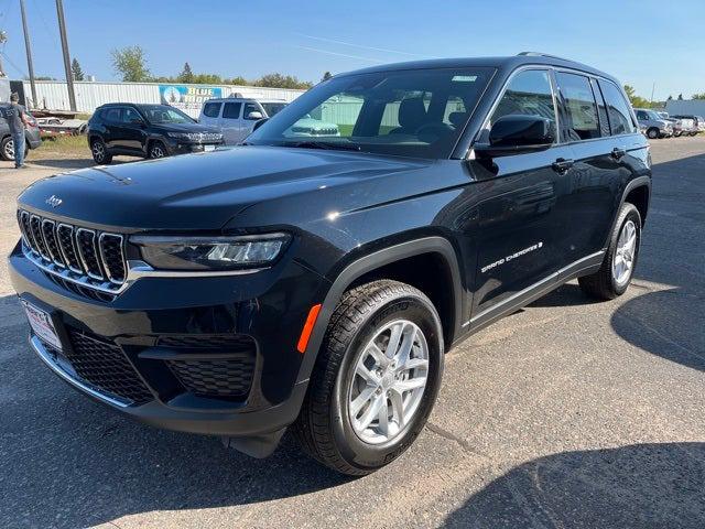 2025 Jeep Grand Cherokee GRAND CHEROKEE LAREDO X 4X4