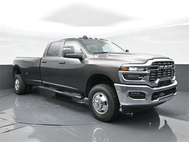 2026 RAM Ram 3500 RAM 3500 TRADESMAN CREW CAB 4X4 8 BOX