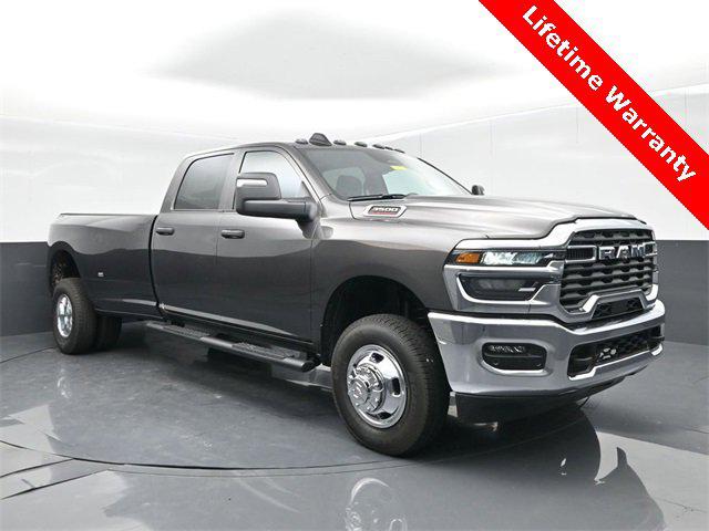 2026 RAM Ram 3500 RAM 3500 TRADESMAN CREW CAB 4X4 8 BOX