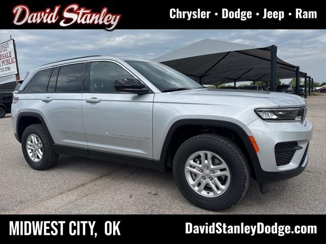 2025 Jeep Grand Cherokee GRAND CHEROKEE LAREDO 4X4