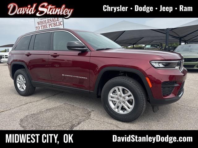 2025 Jeep Grand Cherokee GRAND CHEROKEE LAREDO 4X4