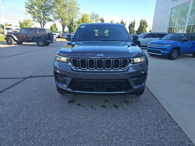 2025 Jeep Grand Cherokee GRAND CHEROKEE LAREDO X 4X4 2025 Jeep Grand Cherokee GRAND CHEROKEE LAREDO X 4X4
