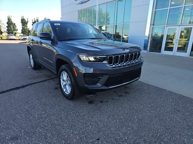 2025 Jeep Grand Cherokee GRAND CHEROKEE LAREDO X 4X4 2025 Jeep Grand Cherokee GRAND CHEROKEE LAREDO X 4X4