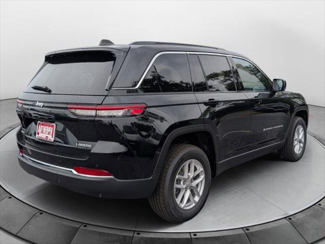 2025 Jeep Grand Cherokee GRAND CHEROKEE LAREDO X 4X4