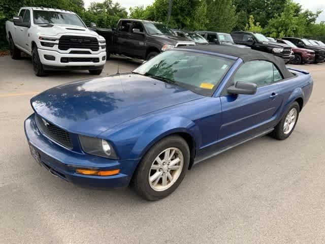 2007 Ford Mustang V6 Deluxe