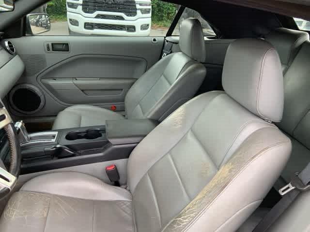2007 Ford Mustang V6 Deluxe