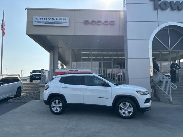 2022 Jeep Compass Latitude FWD 2022 Jeep Compass Latitude FWD