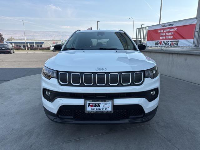 2022 Jeep Compass Latitude FWD 2022 Jeep Compass Latitude FWD