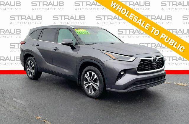 2022 Toyota Highlander XLE 2022 Toyota Highlander XLE