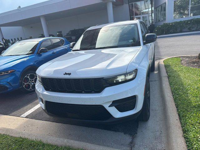 2023 Jeep Grand Cherokee Altitude 4x2