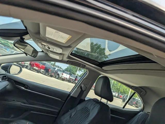 2020 Toyota Camry SE AWD