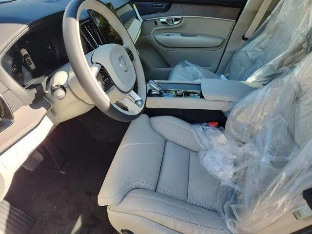 2026 Volvo XC90 Ultra Dark Theme, B6 AWD Gas (mild hybrid), Gasoline, 7 Seats
