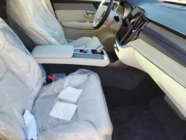 2026 Volvo XC90 Ultra Dark Theme, B6 AWD Gas (mild hybrid), Gasoline, 7 Seats