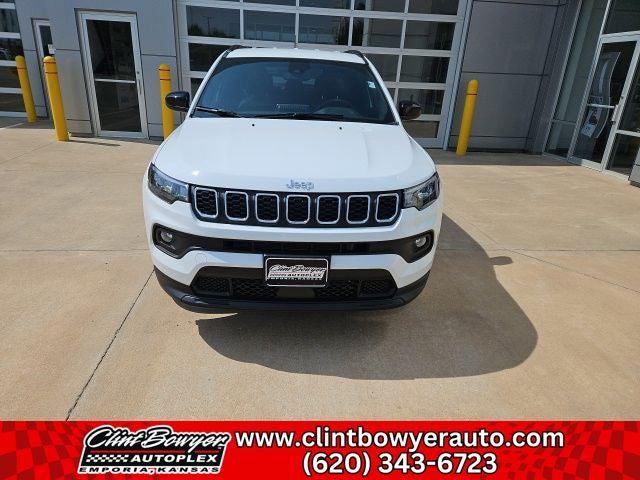2025 Jeep Compass COMPASS LATITUDE 4X4