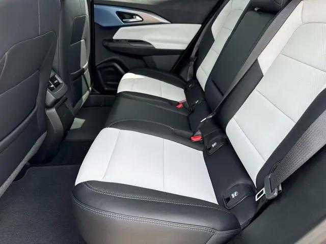 2025 Chevrolet Equinox LT 2