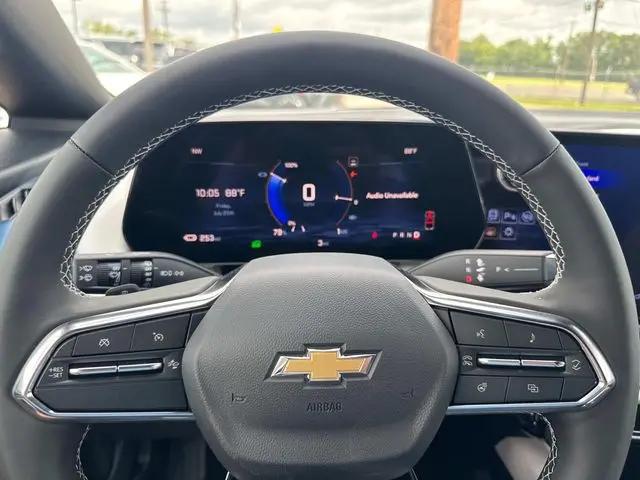 2025 Chevrolet Equinox LT 2