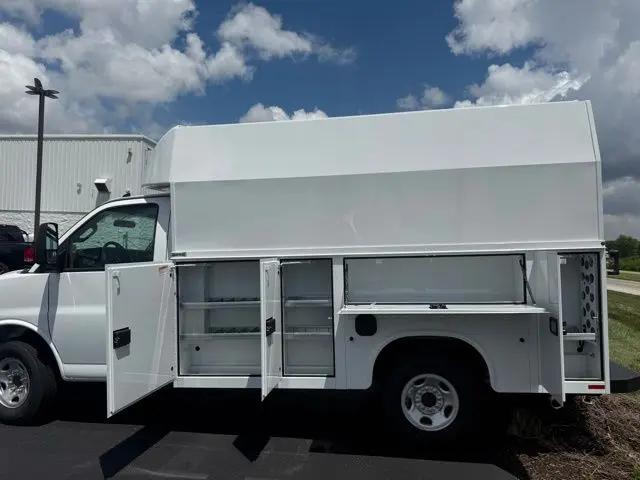 2025 Chevrolet Express Cutaway Work Van