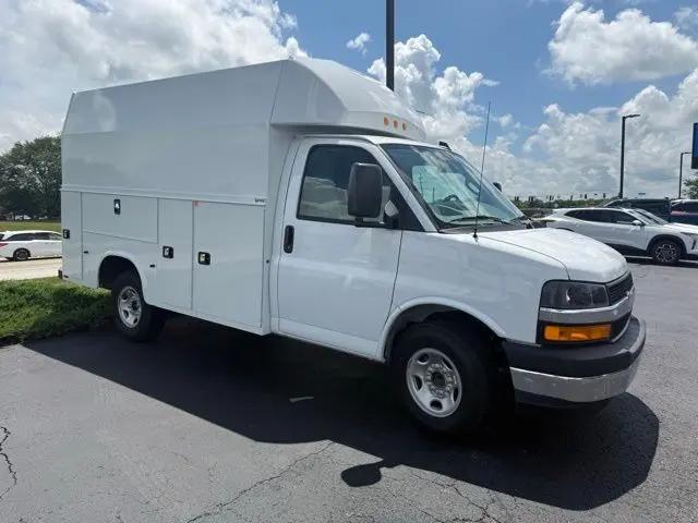 2025 Chevrolet Express Cutaway Work Van