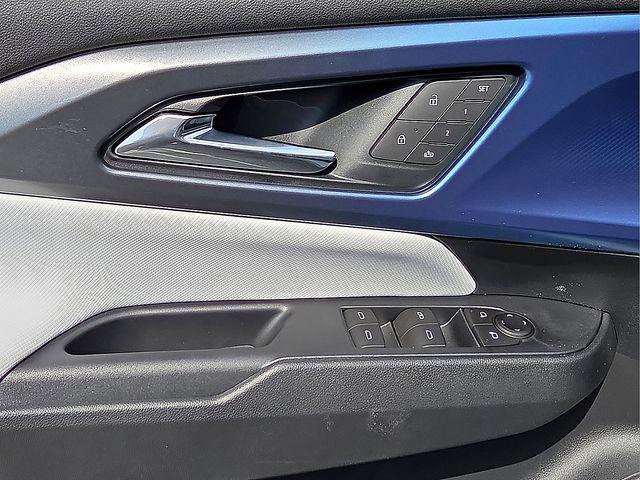 2025 Chevrolet Equinox LT 2