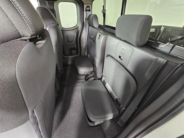 2025 Nissan Frontier King Cab SV 4x2
