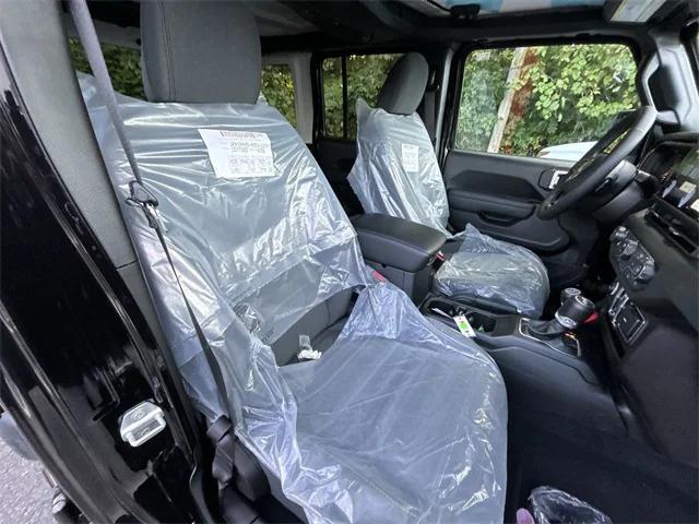 2025 Jeep Wrangler 4-Door Summit 4x4