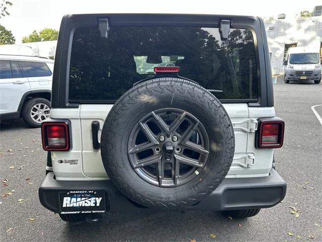2025 Jeep Wrangler 4-Door Summit 4x4