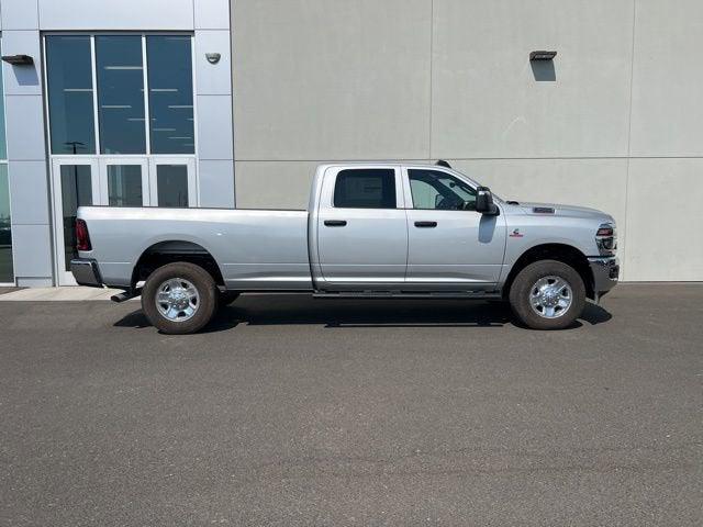 2026 RAM Ram 3500 RAM 3500 TRADESMAN CREW CAB 4X4 8 BOX