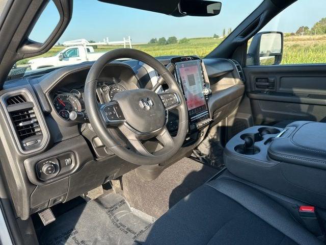 2026 RAM Ram 3500 RAM 3500 TRADESMAN CREW CAB 4X4 8 BOX