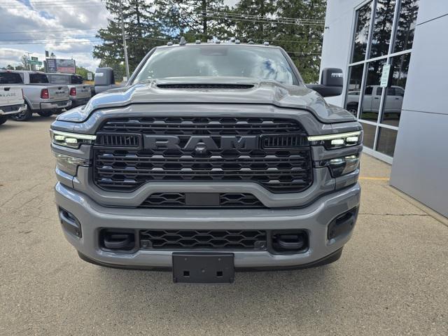 2026 RAM Ram 3500 RAM 3500 LIMITED CREW CAB 4X4 8 BOX
