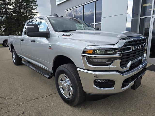 2026 RAM Ram 3500 RAM 3500 TRADESMAN CREW CAB 4X4 8 BOX