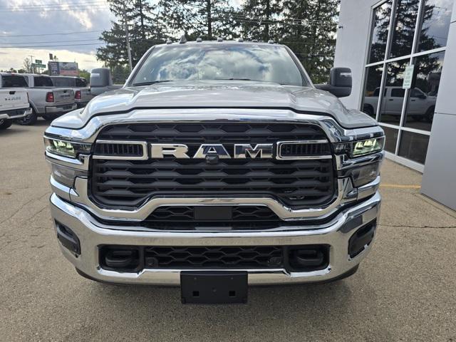 2026 RAM Ram 3500 RAM 3500 TRADESMAN CREW CAB 4X4 8 BOX