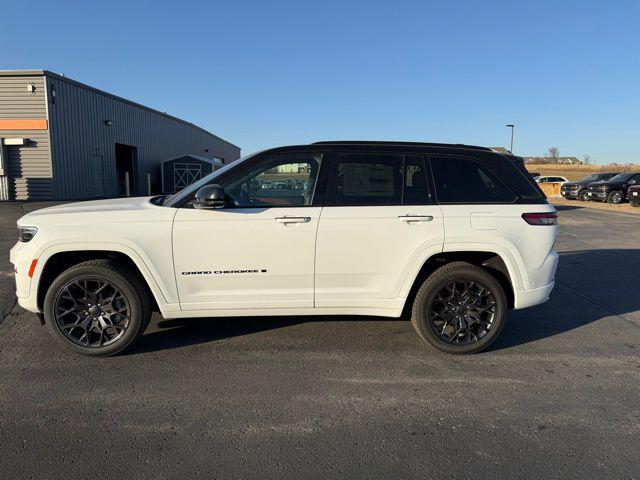 2025 Jeep Grand Cherokee GRAND CHEROKEE SUMMIT RESERVE 4X4
