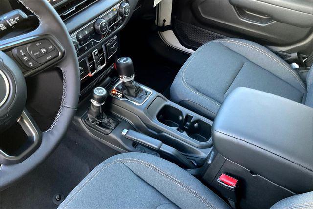 2025 Jeep Wrangler 4-Door Summit 4x4