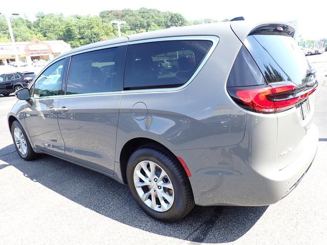 2025 Chrysler Pacifica PACIFICA SELECT AWD