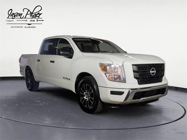 2023 Nissan TITAN Crew Cab SV 4x2