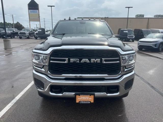 2024 RAM 2500 Tradesman Crew Cab 4x4 8 Box