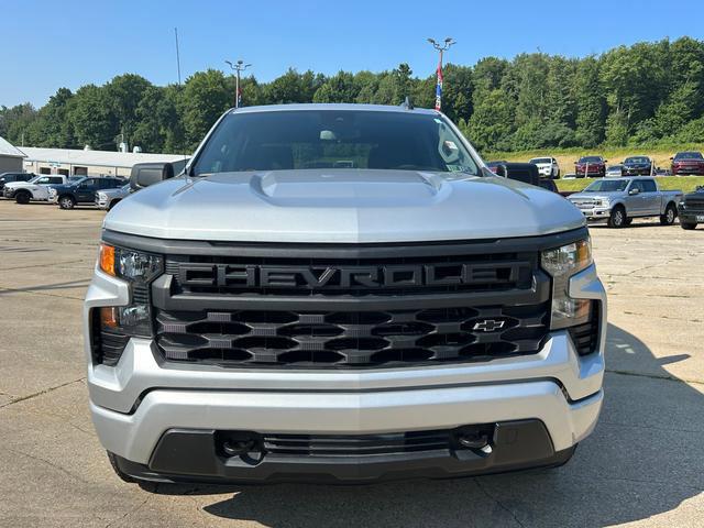 2022 Chevrolet Silverado 1500 4WD Crew Cab Short Bed Custom