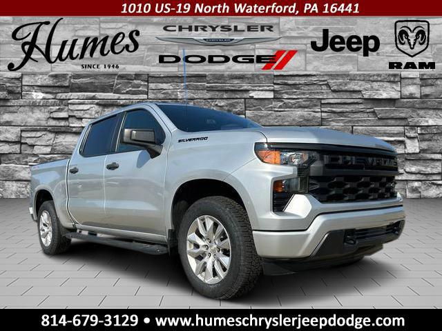 2022 Chevrolet Silverado 1500 4WD Crew Cab Short Bed Custom