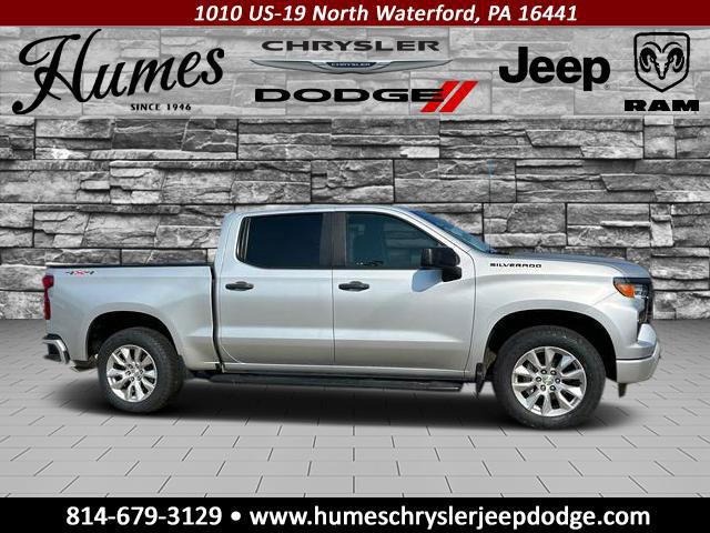 2022 Chevrolet Silverado 1500 4WD Crew Cab Short Bed Custom