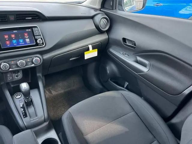 2025 Nissan Kicks S