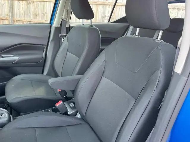 2025 Nissan Kicks S