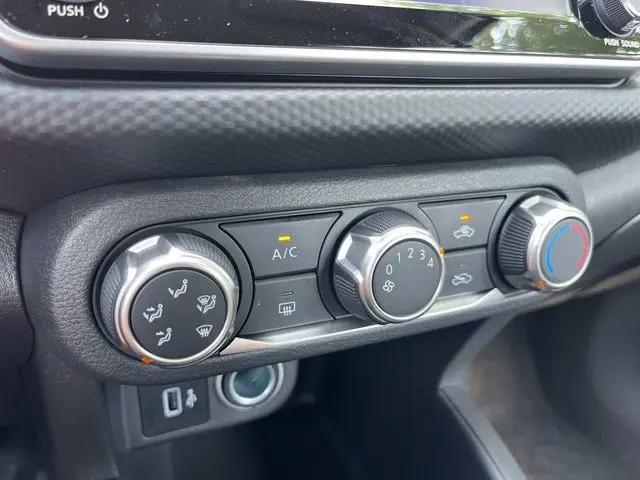 2025 Nissan Kicks S