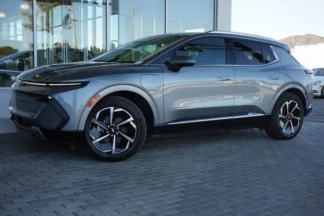 2025 Chevrolet Equinox LT 2