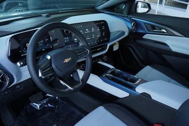 2025 Chevrolet Equinox LT 2