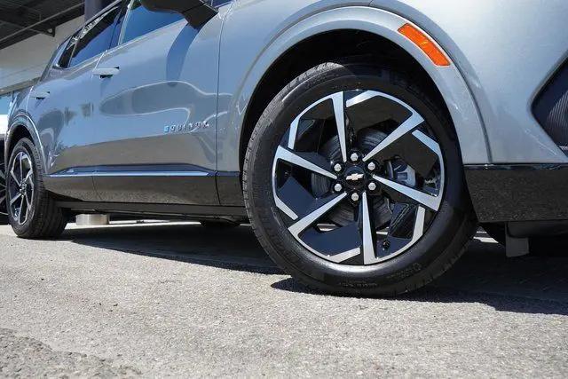 2025 Chevrolet Equinox LT 2
