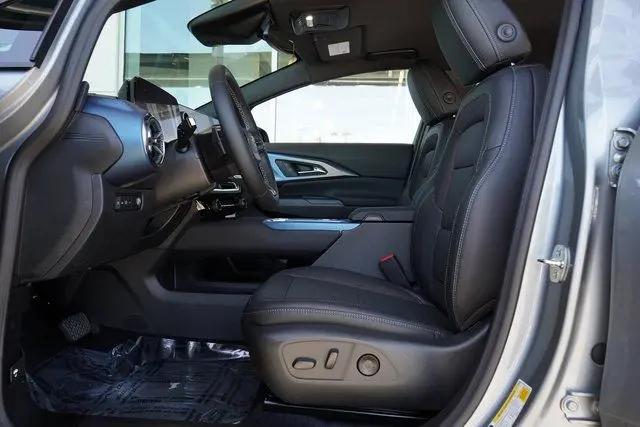 2025 Chevrolet Equinox LT 2