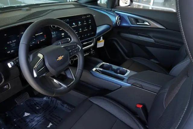 2025 Chevrolet Equinox LT 2